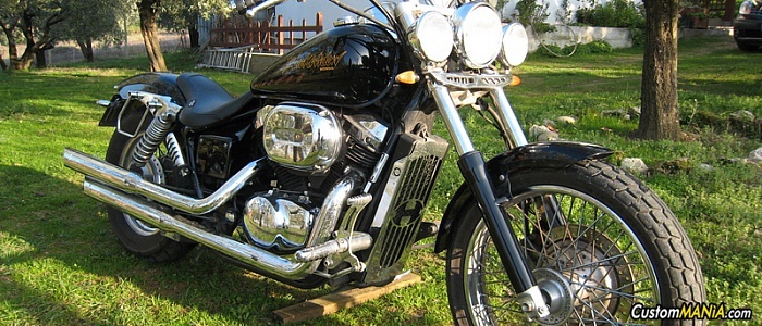 honda-vt-750-black-widow