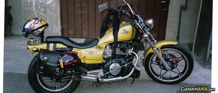 honda-vt-750-black-widow