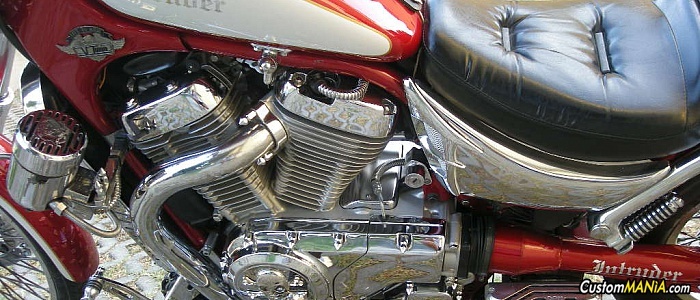 suzuki-intruder-800