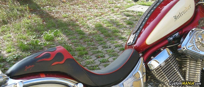 suzuki-intruder-800