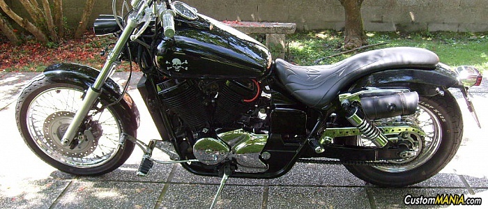 honda-vt-750-black-widow