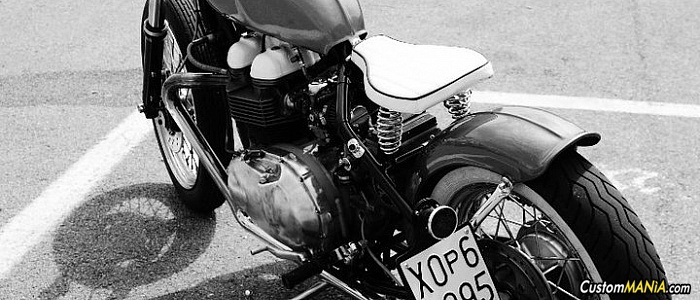triumph-bonneville