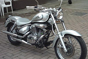 suzuki-intruder-250