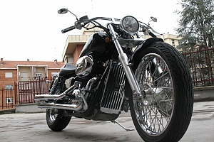 honda-vt-750-black-widow