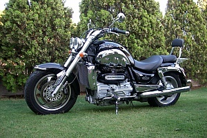 triumph-bonneville