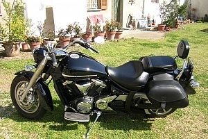 yamaha-xvs-1300-midnight-star