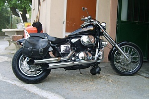 honda-vt-750-black-widow