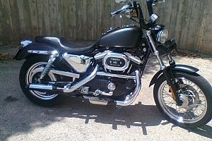harley-davidson-sportster-xlh883-deluxe